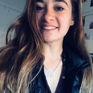 Meet your Posher, Dayna